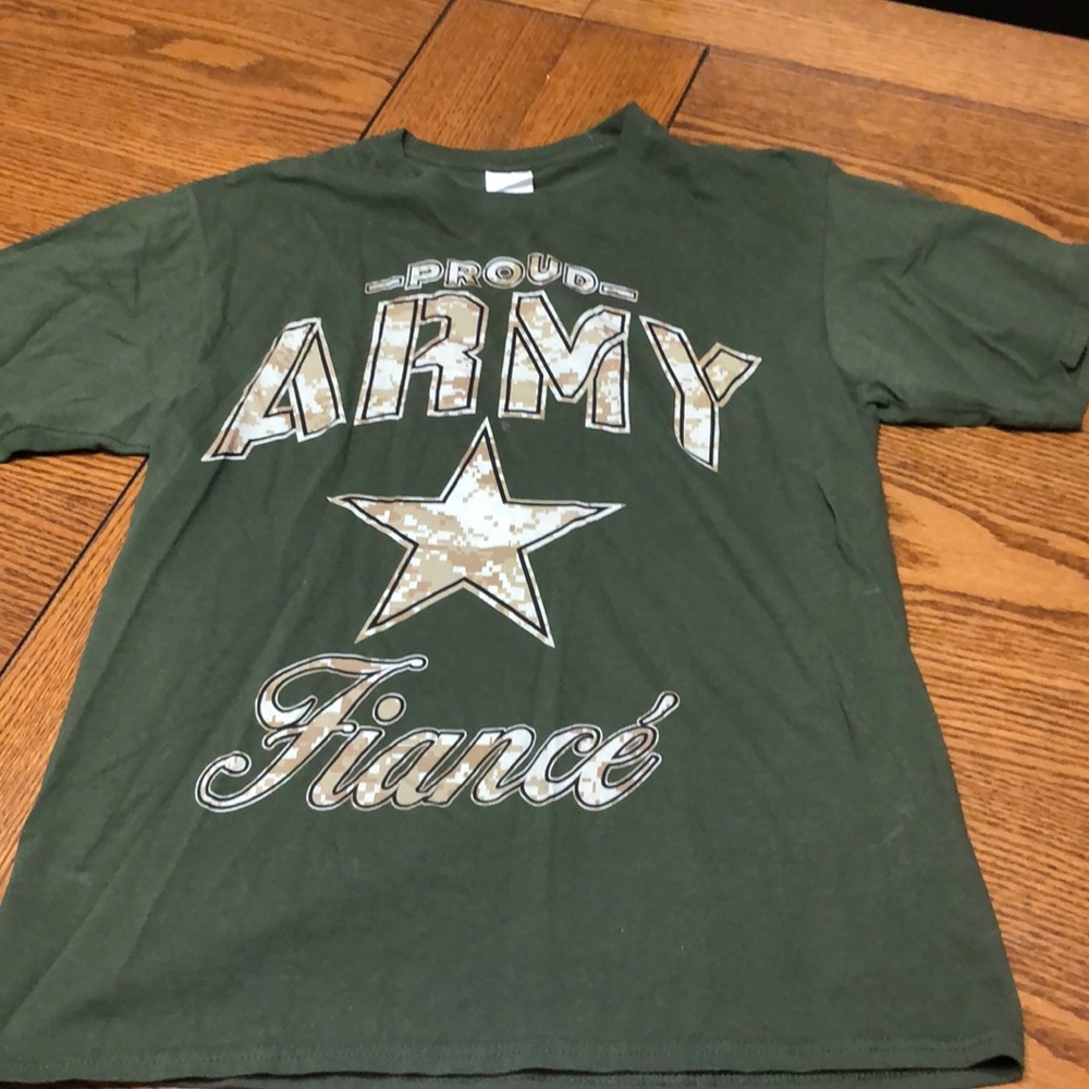 Proud army fiancé size medium
